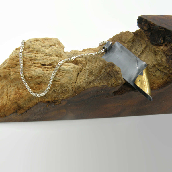 Curled Keum-Boo Black Pendant
