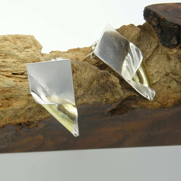 Curled Kem-Boo Stud Earrings