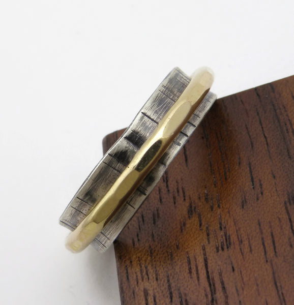 Gold Grooved Spinner Ring