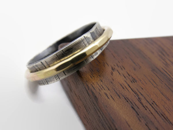 Gold Grooved Spinner Ring